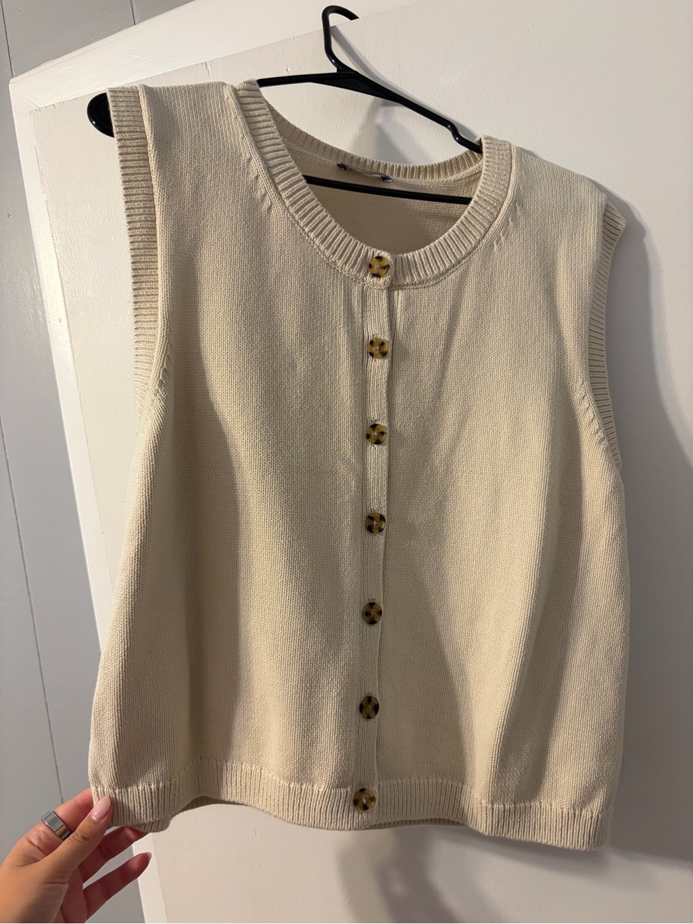 GAP Cream Button-Front Sleeveless Knit Vest